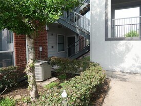 6289 Wilcrest Dr in Houston, TX - Building Photo