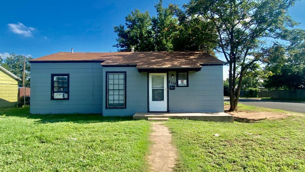 2119 37th St in Lubbock, TX - Foto de edificio
