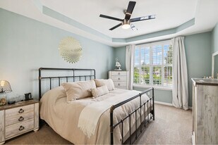 1300 Riverbirch Way in Nashville, TN - Building Photo