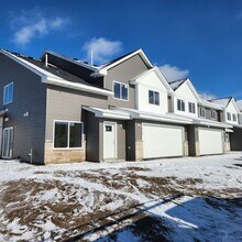 6017 Manchester Ave NE in Otsego, MN - Building Photo - Building Photo