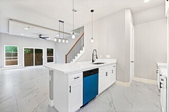 7938 Angus St in Houston, TX - Building Photo - Building Photo