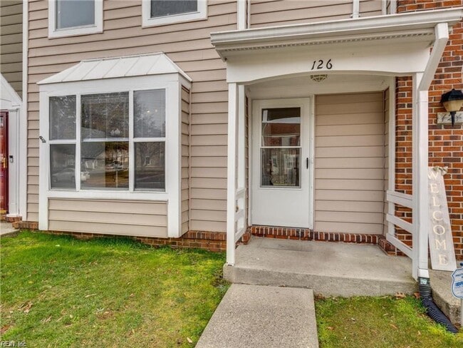 126 Whitewater Dr in Newport News, VA - Building Photo - Building Photo