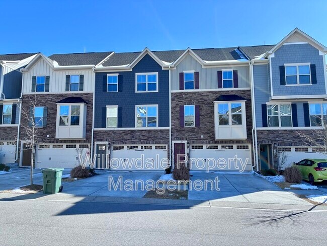 812 Channing Park Cir in Cary, NC - Building Photo - Building Photo