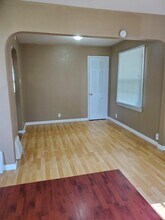 6040 Cascade Dr in Berkeley, MO - Building Photo - Building Photo