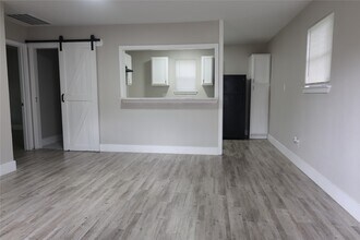 1011 Randall St in Pasadena, TX - Building Photo - Building Photo