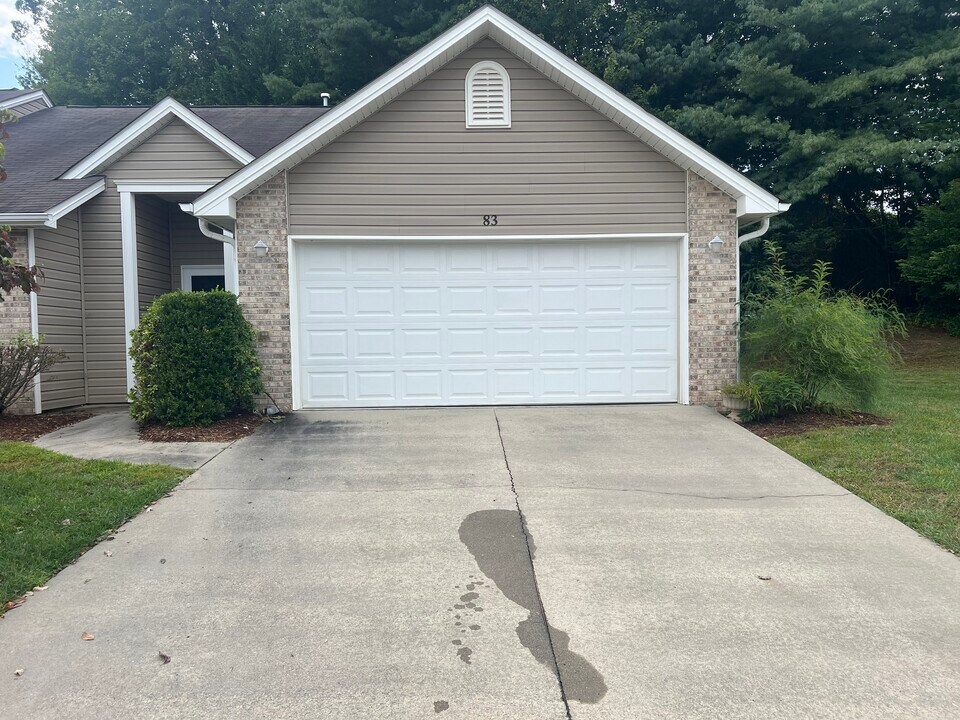83 Birkshire Way in Fletcher, NC - Building Photo