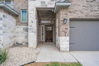 830 Rench in New Braunfels, TX - Foto de edificio - Building Photo