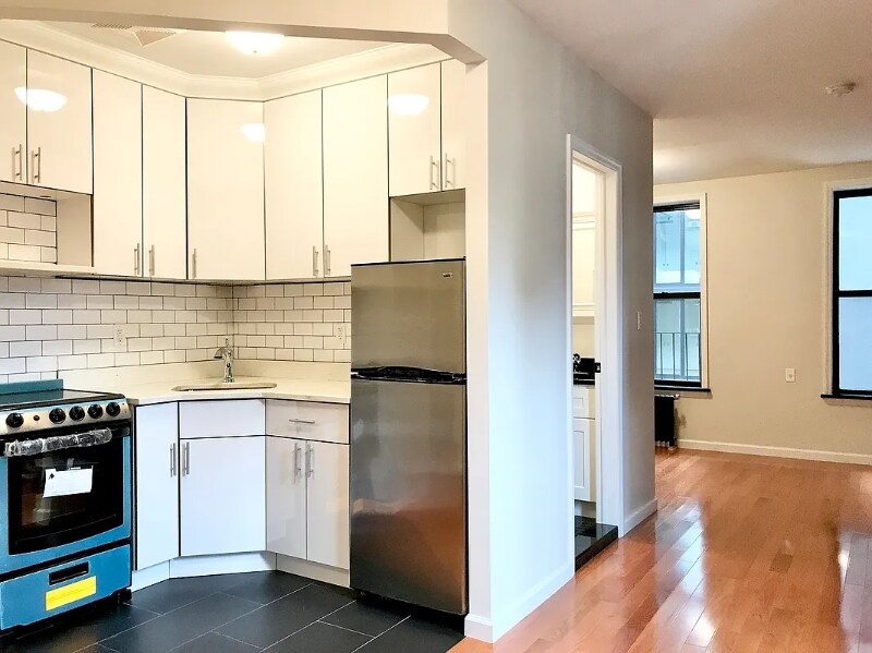 54 E 4th St, Unit APT 2 in New York, NY - Foto de edificio
