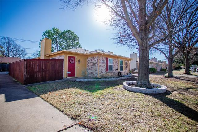 2415 Lido Ln in Arlington, TX - Building Photo