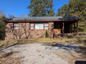 232 Allen Memorial Dr SW in Milledgeville, GA - Building Photo