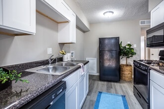 Bridgeport Manor in Memphis, TN - Foto de edificio - Interior Photo