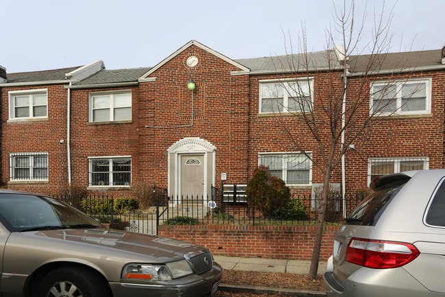 1724 Capitol Ave NE