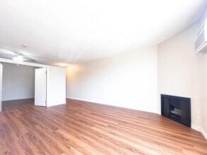 10256 McClemont Ave in Los Angeles, CA - Building Photo - Building Photo