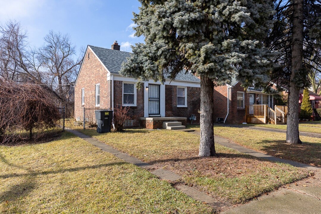 11635 Greenview Ave in Detroit, MI - Building Photo