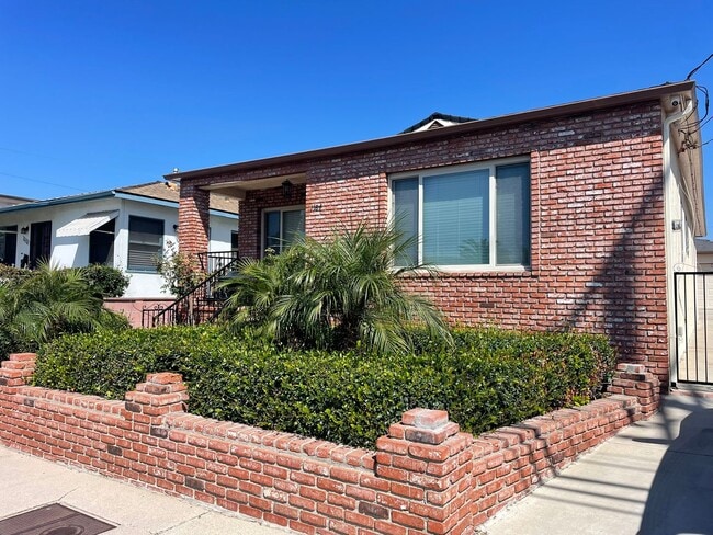 1184 W 25th St in Los Angeles, CA - Building Photo - Building Photo