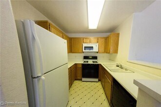 350 S Durango Dr in Las Vegas, NV - Building Photo - Building Photo