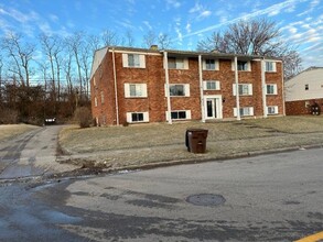 Forest Park Place Apartments in Dayton, OH - Foto de edificio - Building Photo