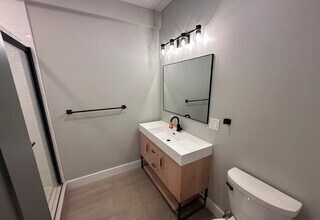 16 Baker Ct, Unit 1 in Boston, MA - Foto de edificio - Building Photo