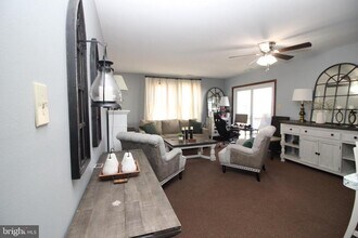 214 Spring House Ln in Telford, PA - Building Photo - Building Photo