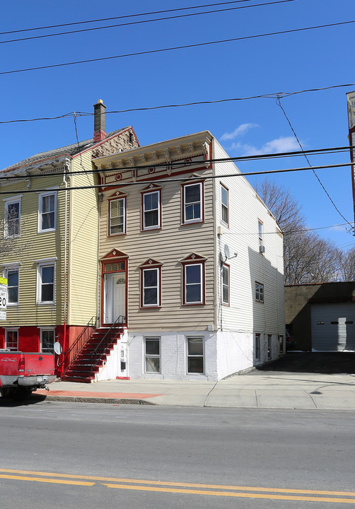 56 Delaware Ave in Albany, NY - Building Photo