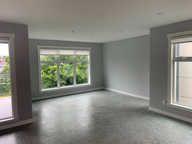 2483 10th Av E in Vancouver, BC - Building Photo - Building Photo