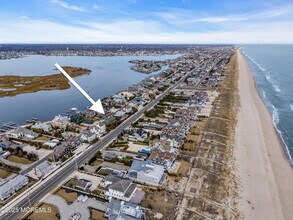 1043 Barnegat Ln in Mantoloking, NJ - Building Photo - Building Photo