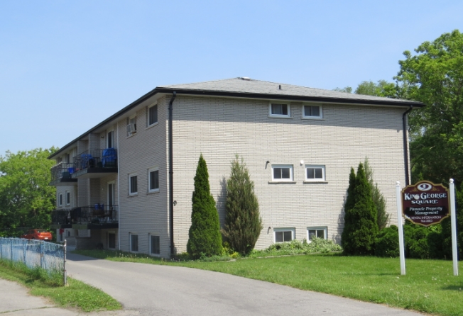 9 King George Sq in Belleville, ON - Building Photo