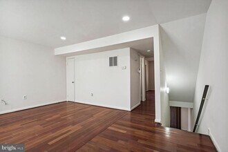 15060 Cherrydale Dr in Woodbridge, VA - Building Photo - Building Photo