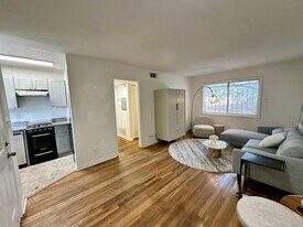 794-798 Dixie Avenue in Atlanta, GA - Building Photo