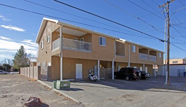 1111 Silver Ave SW in Albuquerque, NM - Foto de edificio - Building Photo