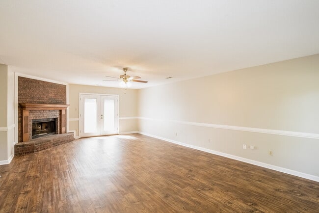 429 Spruce Glen Dr in Cordova, TN - Building Photo - Building Photo