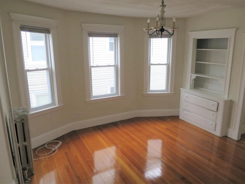 96 Conwell Ave, Unit 1 in Somerville, MA - Foto de edificio