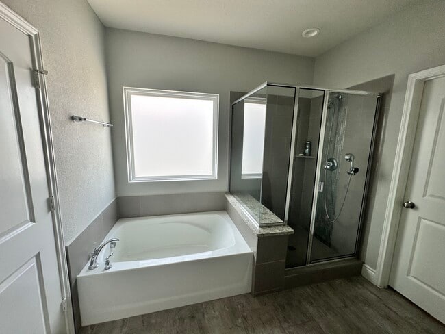 27348 Caroline Way in San Antonio, TX - Foto de edificio - Building Photo