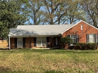 property at 2932 E Glengarry Rd