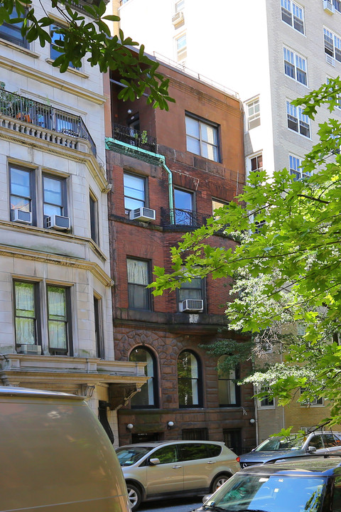 312 W 76th St in New York, NY - Foto de edificio