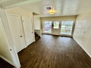 427 S Center Ave in Ada, OK - Building Photo - Building Photo