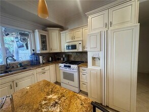 5092 Chimineas Ave in Los Angeles, CA - Building Photo - Building Photo