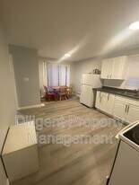 260 Lansdowne St W in Peterborough, ON - Building Photo