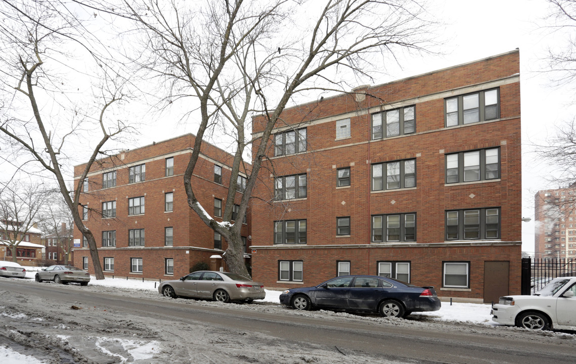 6755 S Paxton Ave in Chicago, IL - Foto de edificio