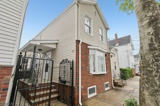 72 Houston St in Newark, NJ - Building Photo - Building Photo