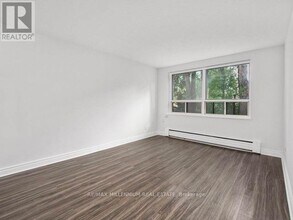 250 Frederick St in Kitchener, ON - Building Photo - Building Photo