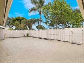 5933 Golden Eagle Cir in Palm Beach Gardens, FL - Building Photo - Building Photo