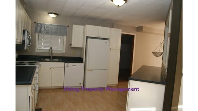 687 Apollo Rd in Prineville, OR - Building Photo - Building Photo