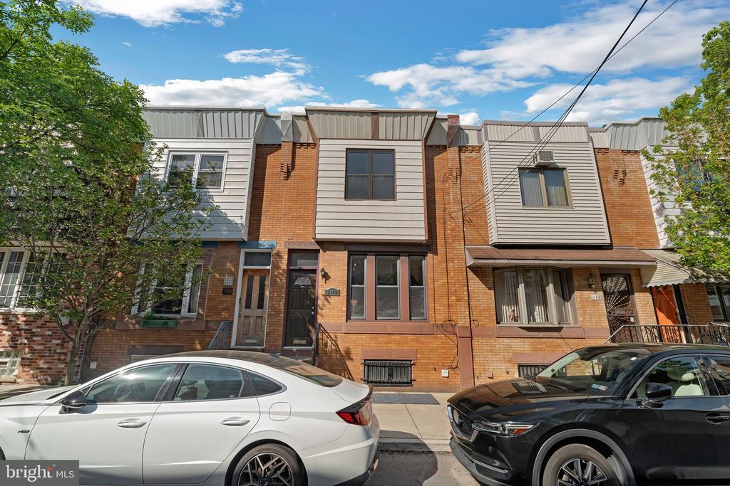 1140 Cross St in Philadelphia, PA - Building Photo