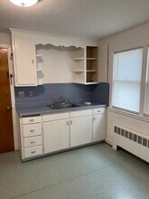 47 Quaker Ln S, Unit 2 in West Hartford, CT - Foto de edificio - Building Photo