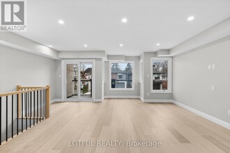 459 Tweedsmuir Ave in Ottawa, ON - Building Photo - Building Photo