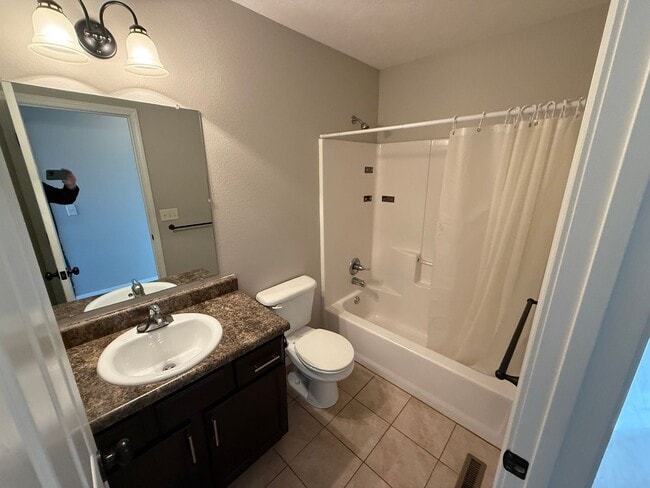 3363 S Hillcrest Ave in Springfield, MO - Building Photo - Building Photo