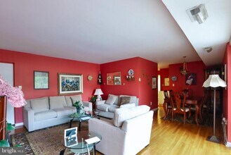 7617 Fontainebleau Dr-Unit -2138 in New Carrollton, MD - Building Photo - Building Photo