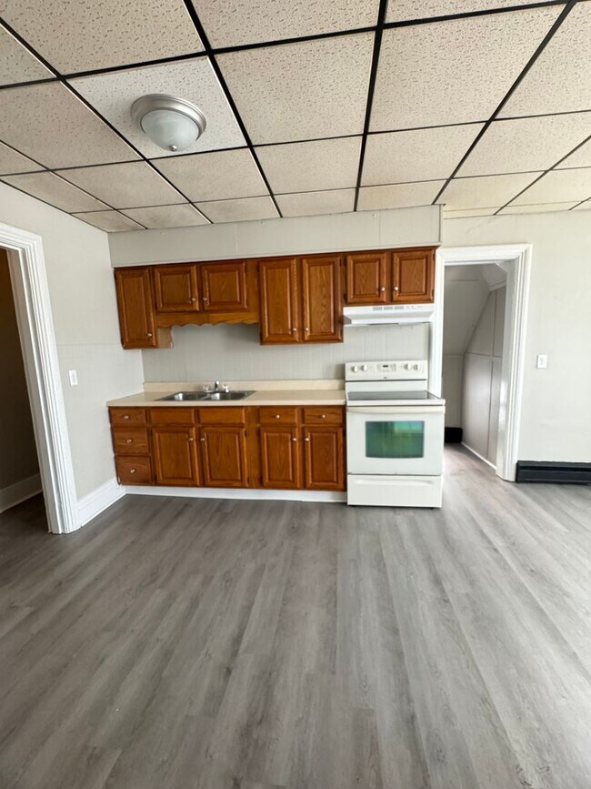 141 Church St in Carthage, NY - Building Photo - Building Photo
