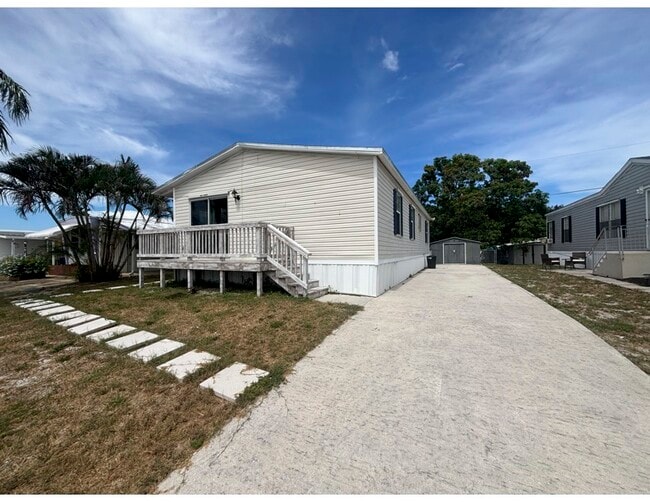 property at 8321 SE Skylark Ave